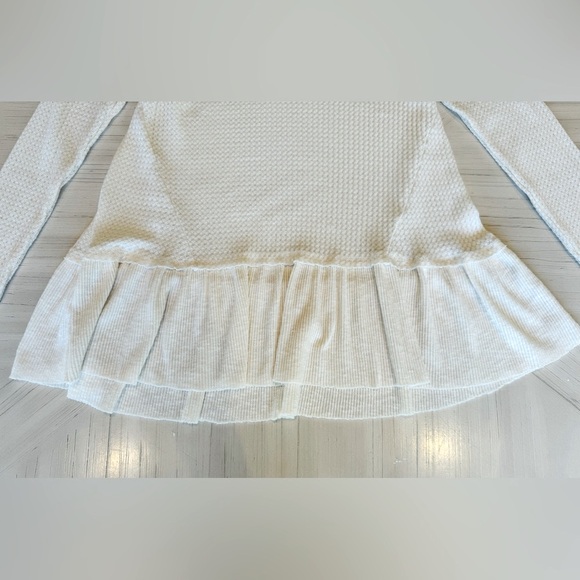 Anthropologie - Eri + Ali - Waffle Knit V- Neck Peplum Top – Cream – Size XS - Picture 10 of 12